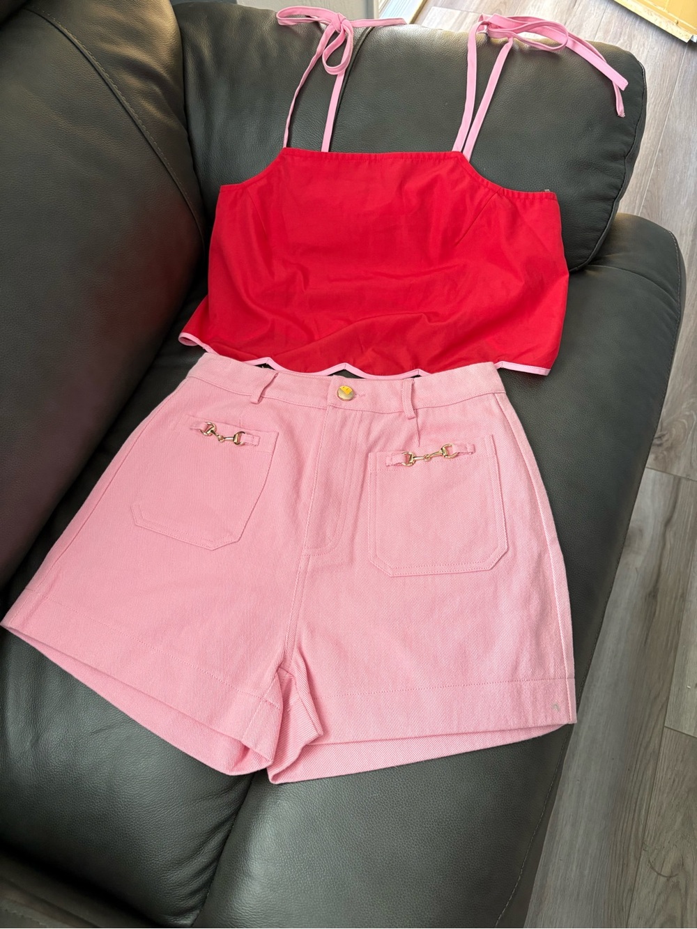 ❤️ New entro Pink High-Waist Set Shorts with Gold Hardware